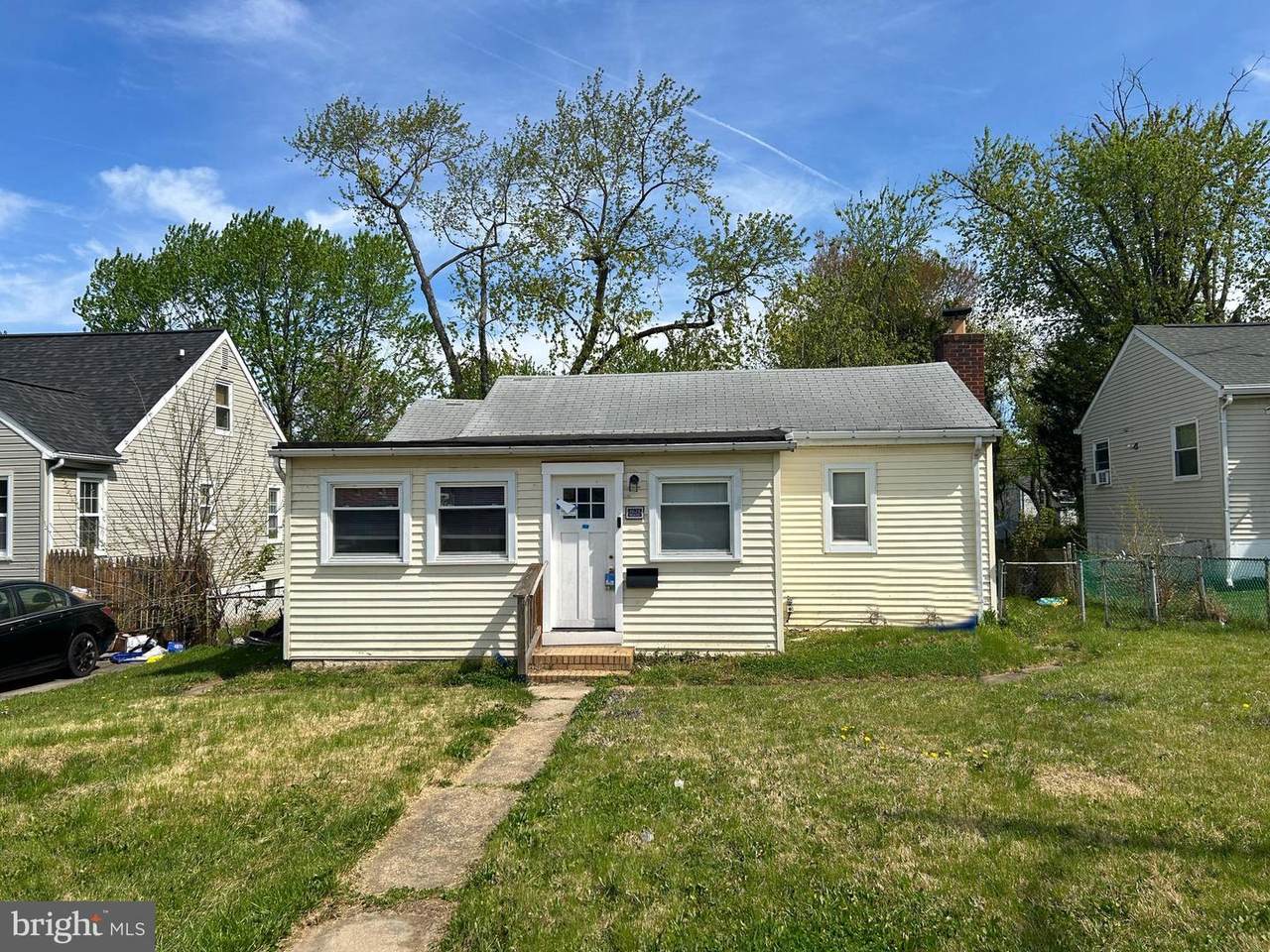 4624 Mary Avenue - Photo 1