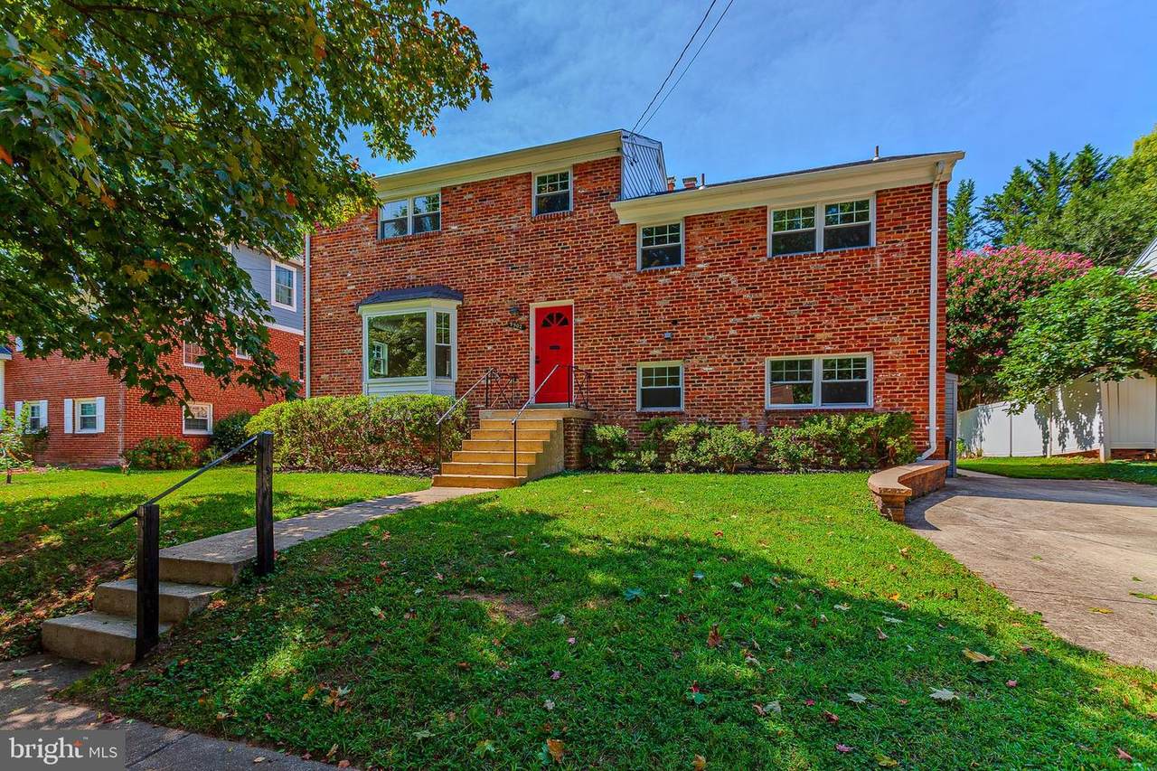 9902 Belhaven Road - Photo 1