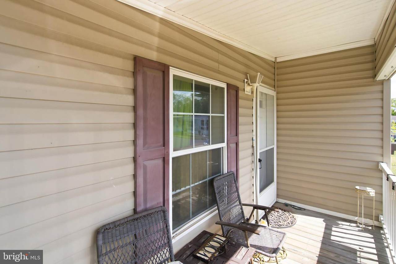 https://bt-photos.global.ssl.fastly.net/brightmls/1280_boomver_1_805066924964-2.jpg