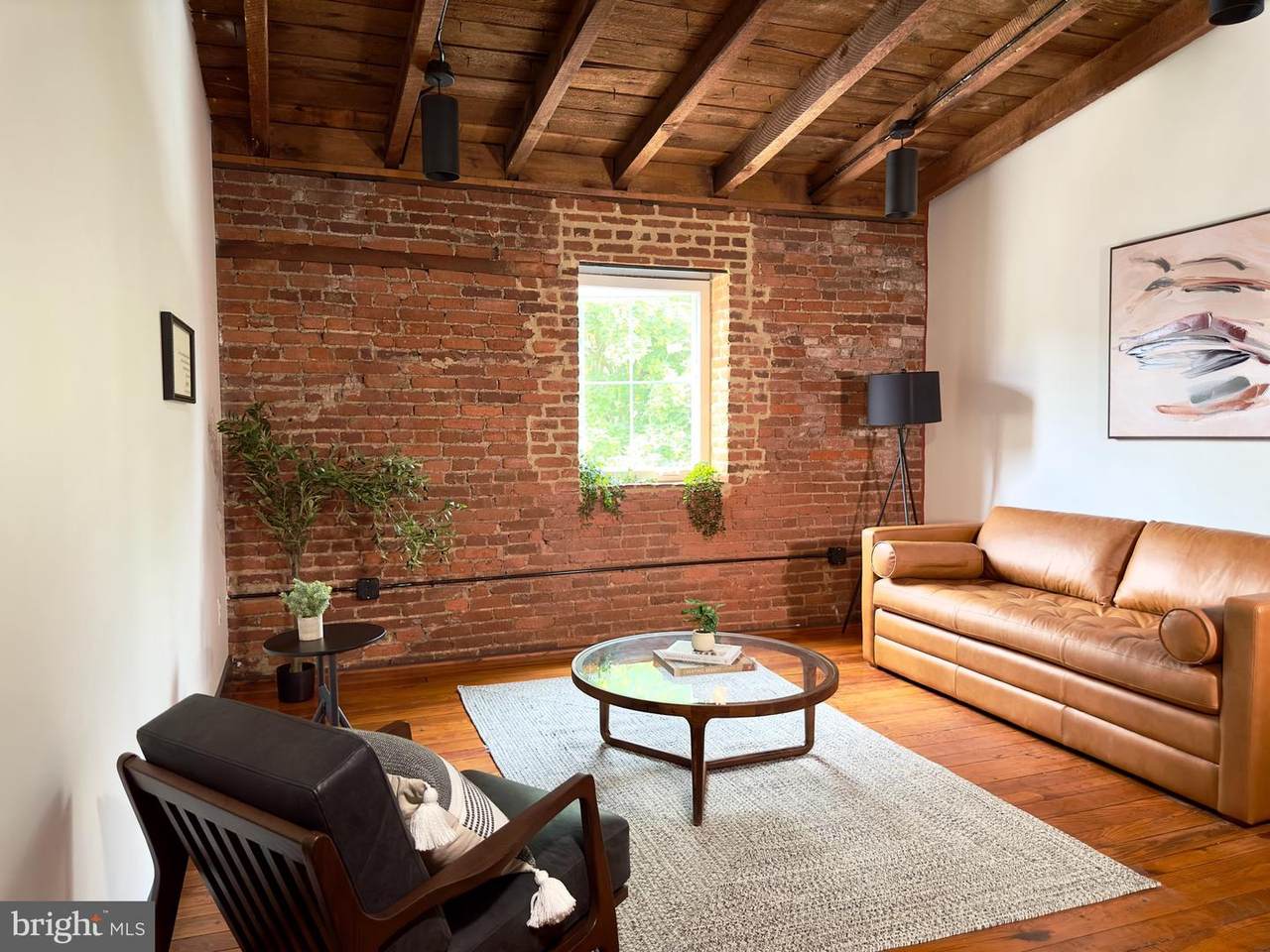 437 Grant Street - Photo 1