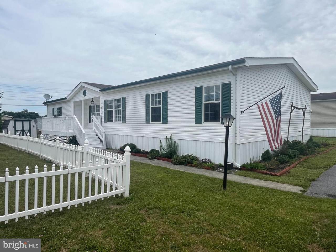 52 Crown Ct - Photo 1