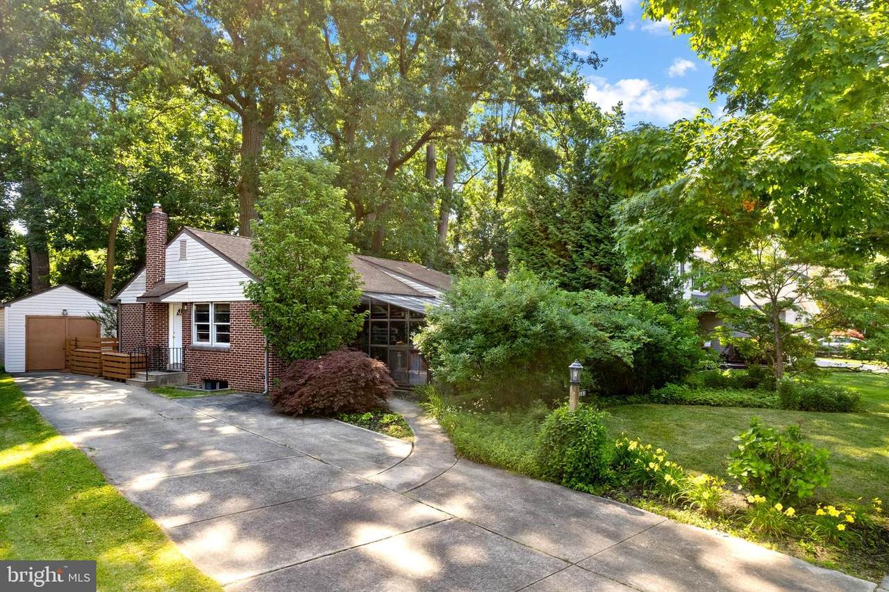 833 Longwood Drive - Photo 1