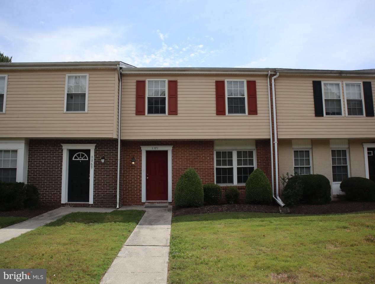 1171 Division Street - Photo 1