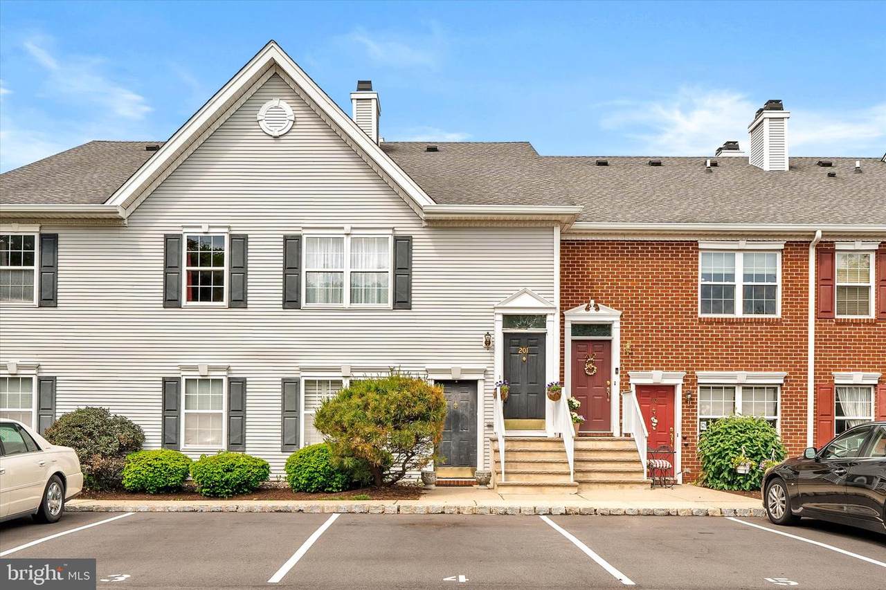 201 Moore Court - Photo 1