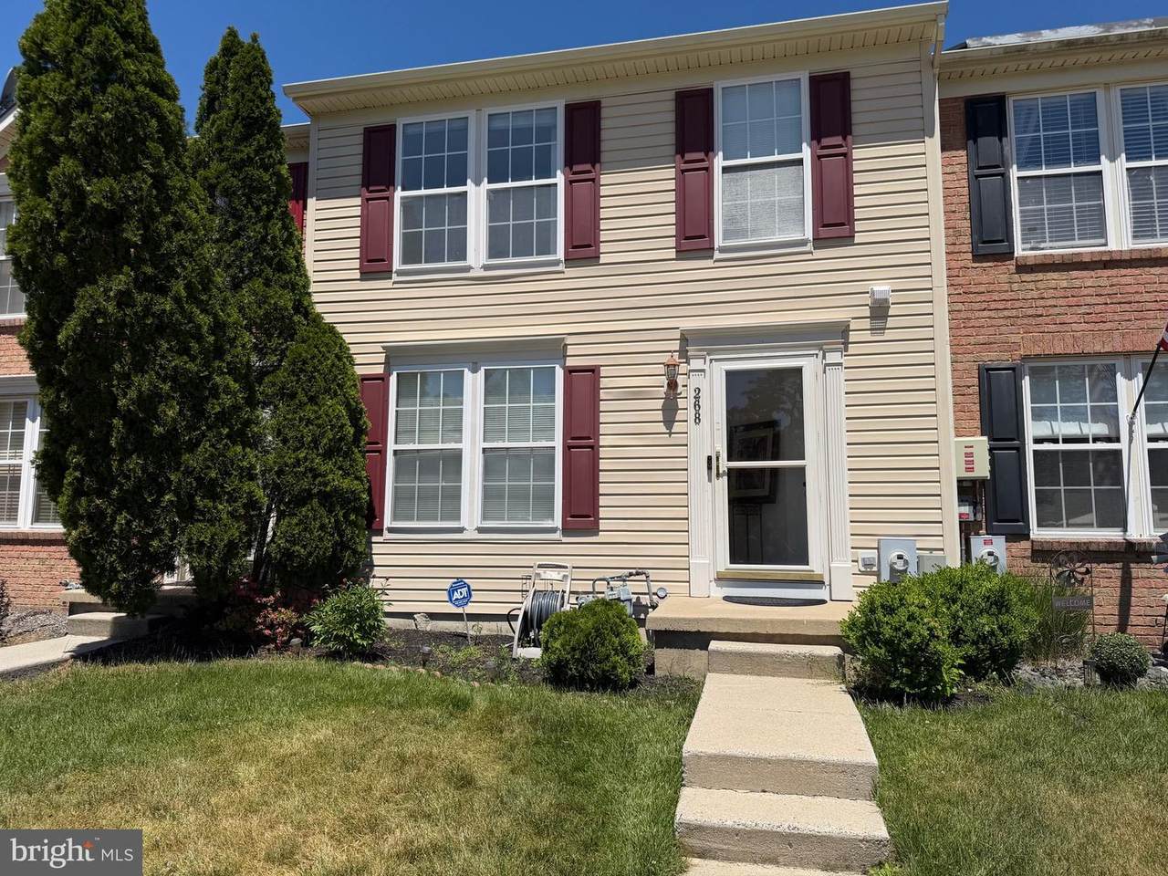 268 Regents Circle - Photo 1