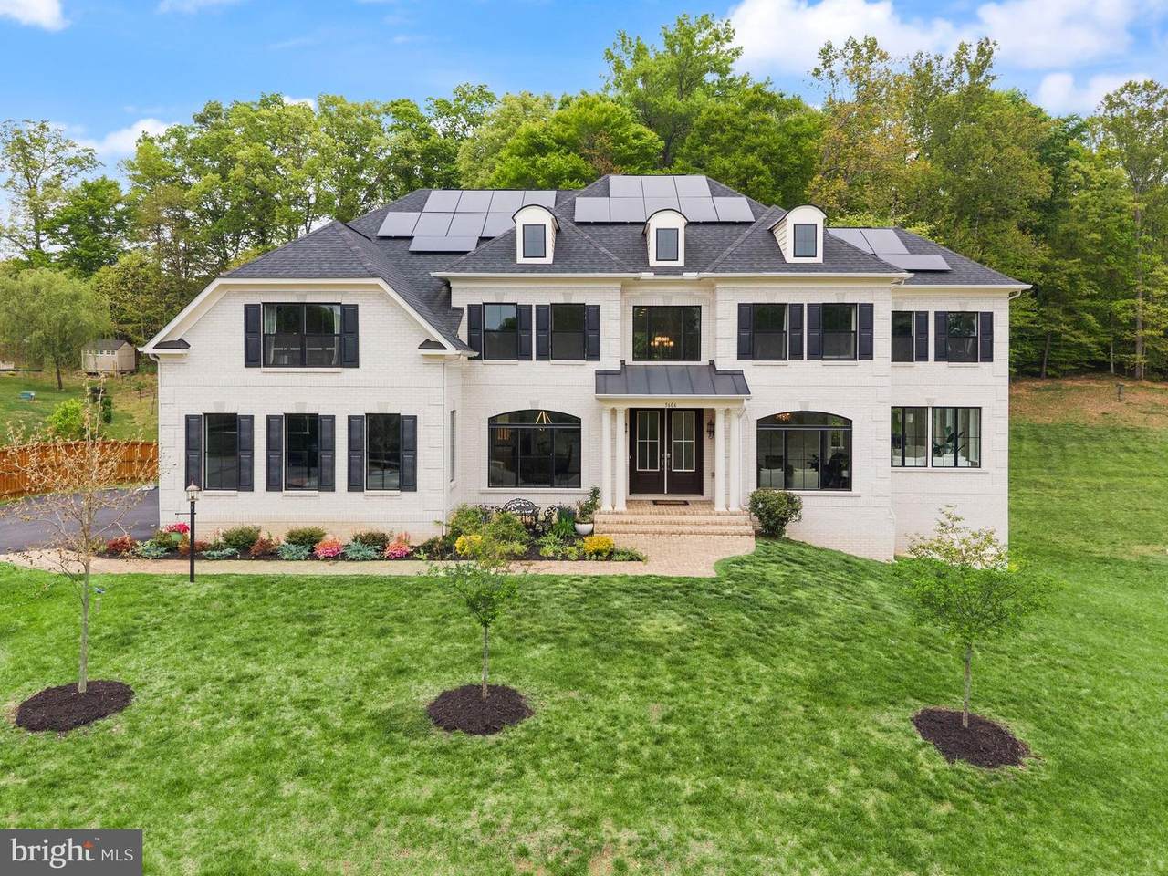 5606 Beachview Creek Drive - Photo 1
