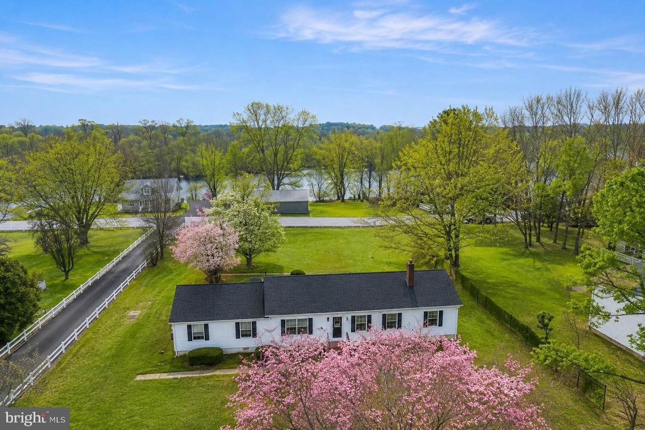 34157 Somerset Road - Photo 1