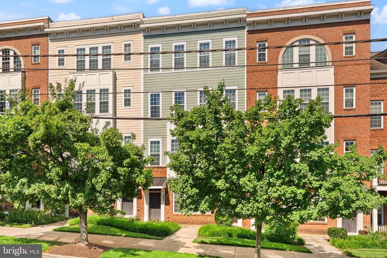 242 Summit Avenue - Photo 1