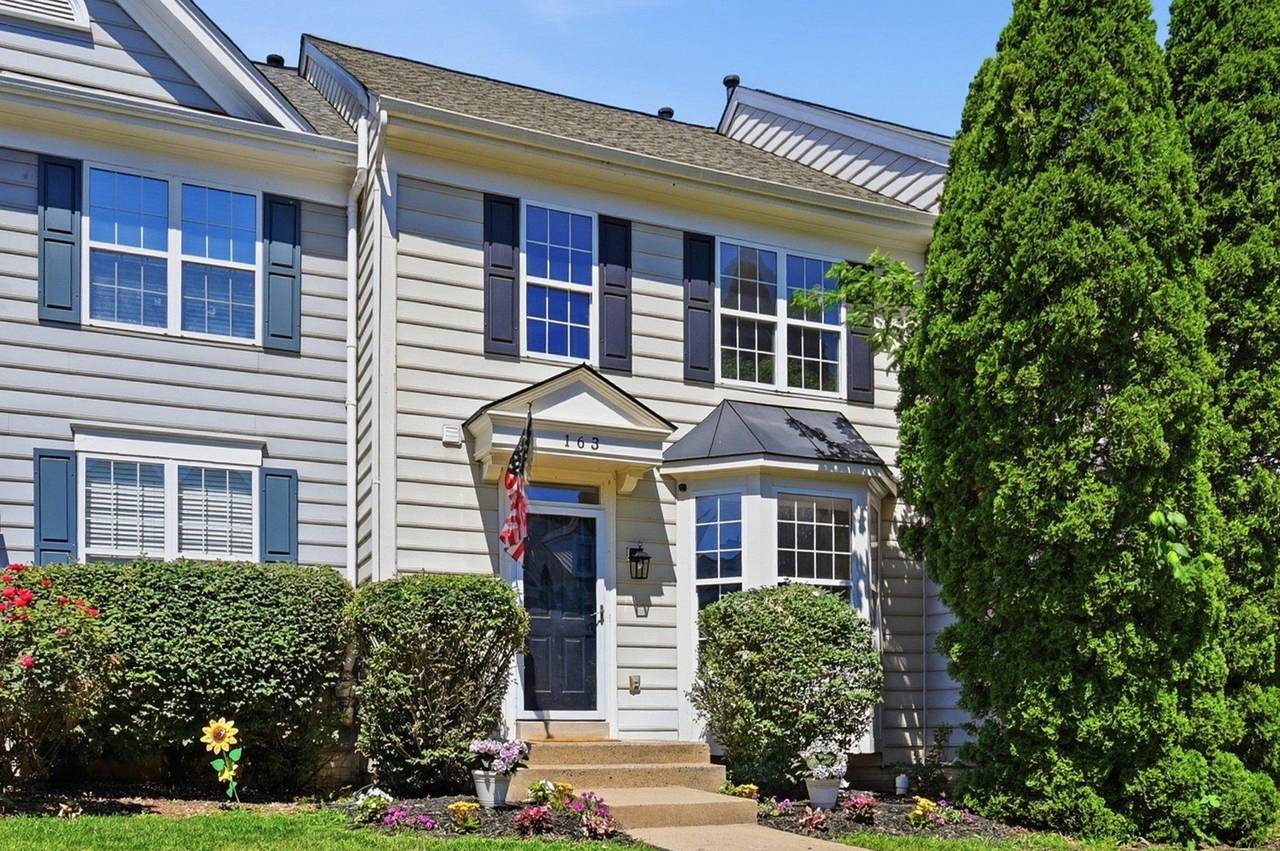 163 Connery Terrace - Photo 1