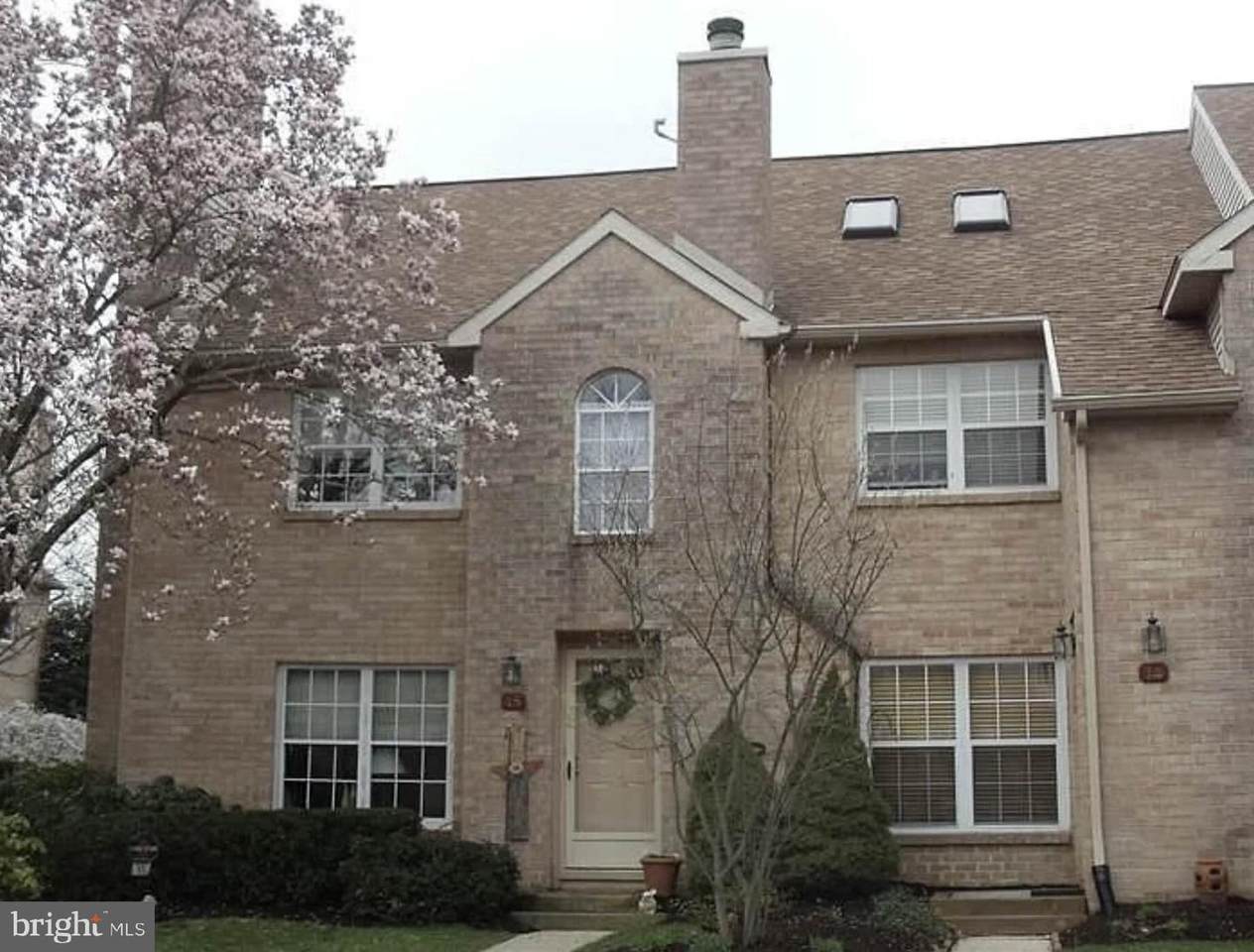 15 Rampart Drive - Photo 1