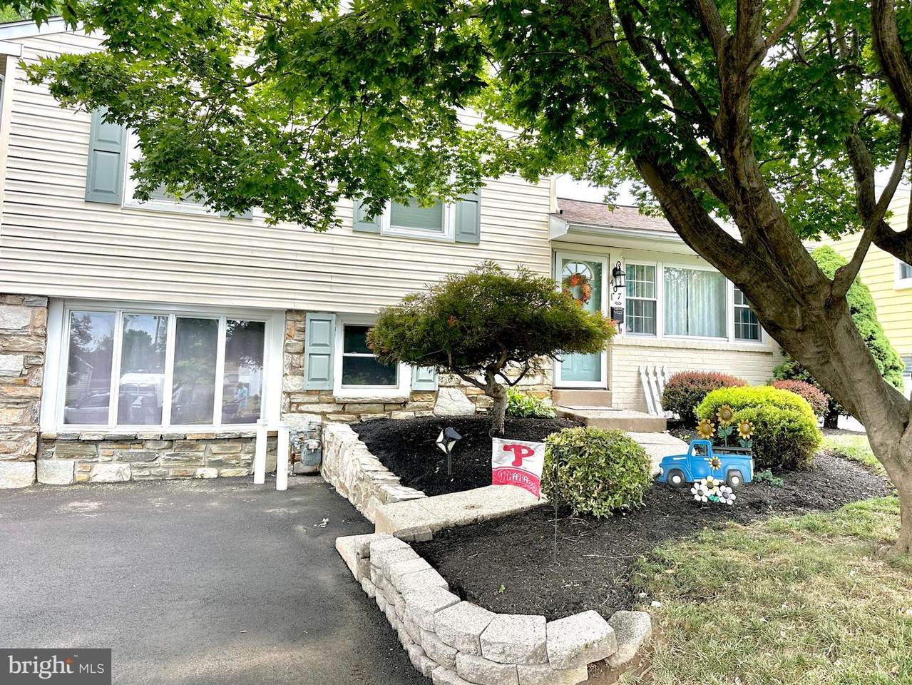 407 Goodwin Road - Photo 1