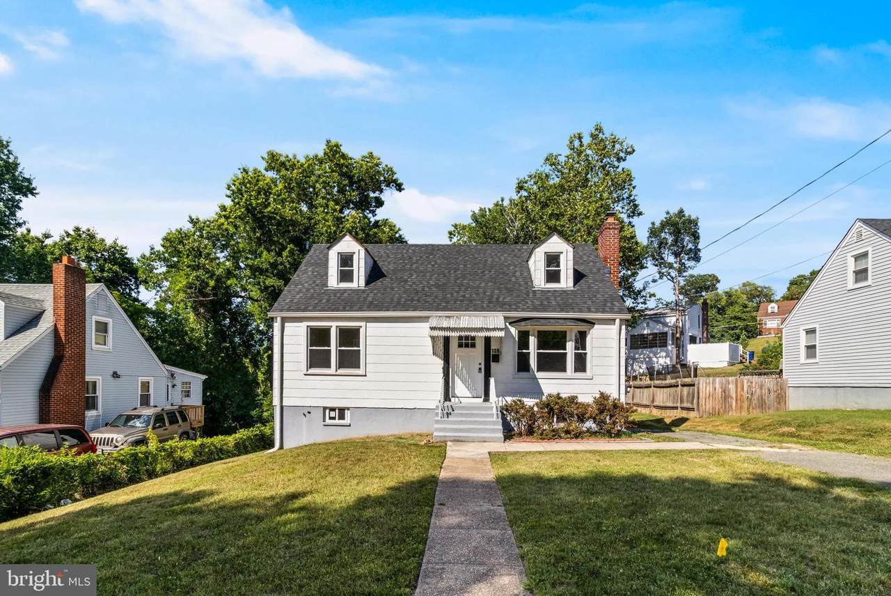 109 Huron Drive - Photo 1