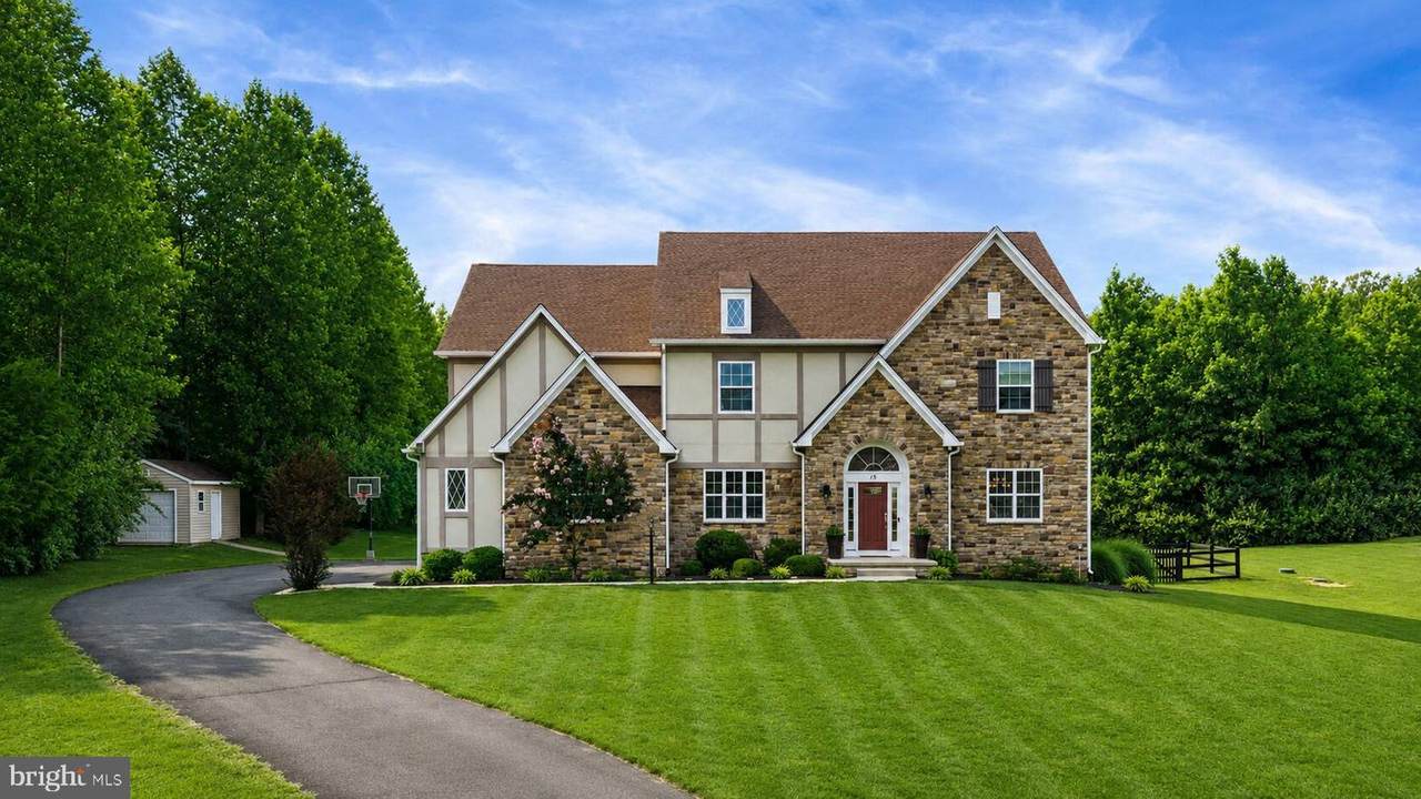 15 Boxwood Court - Photo 1