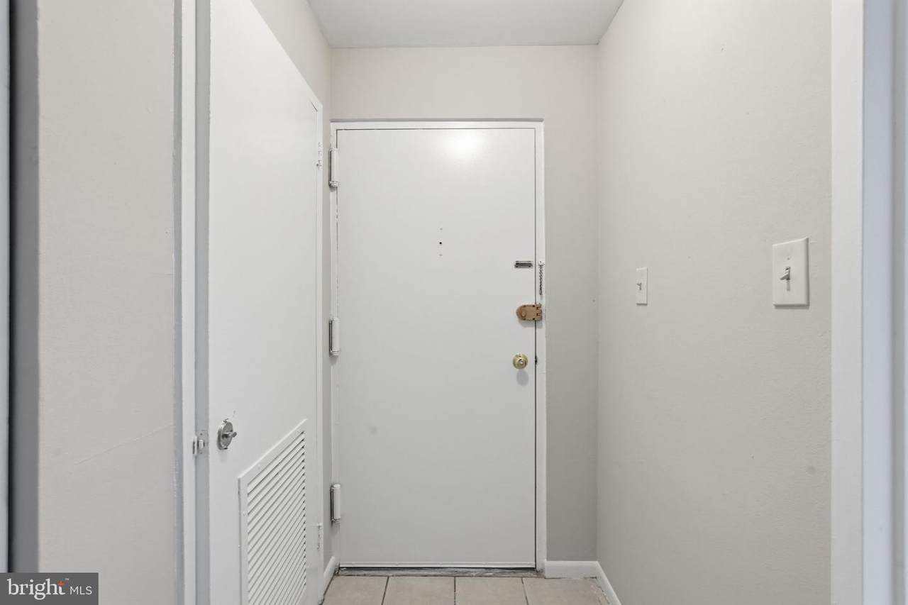 https://bt-photos.global.ssl.fastly.net/brightmls/1280_boomver_1_805074255720-2.jpg