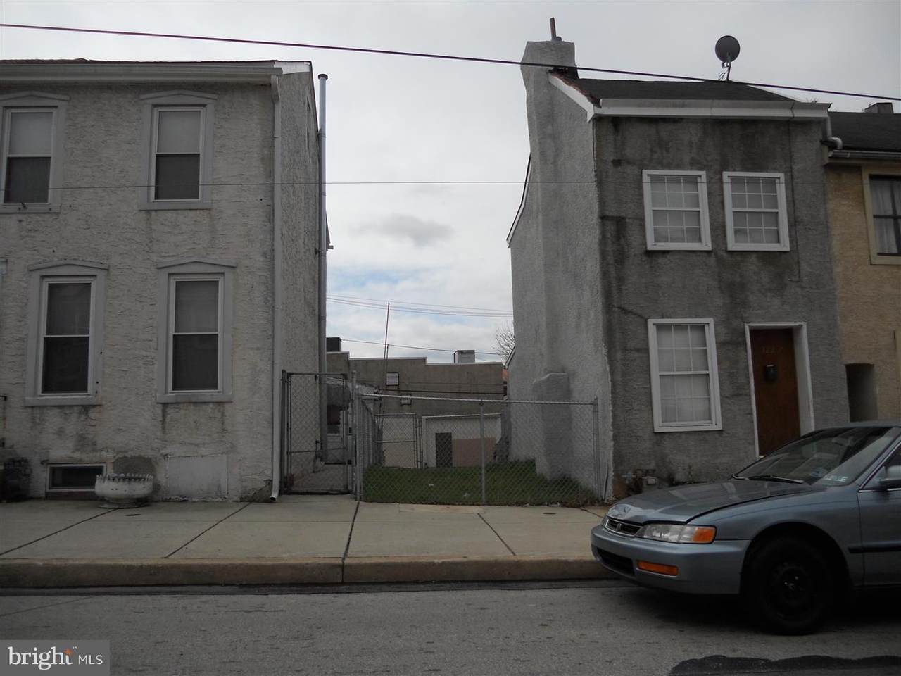 324 Moore Street - Photo 1