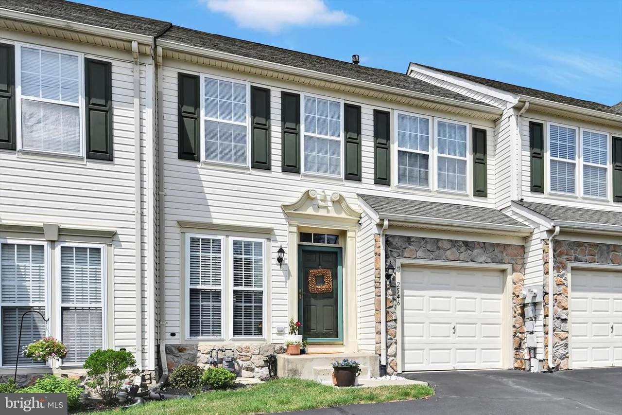 2546 Peachtree Drive - Photo 1