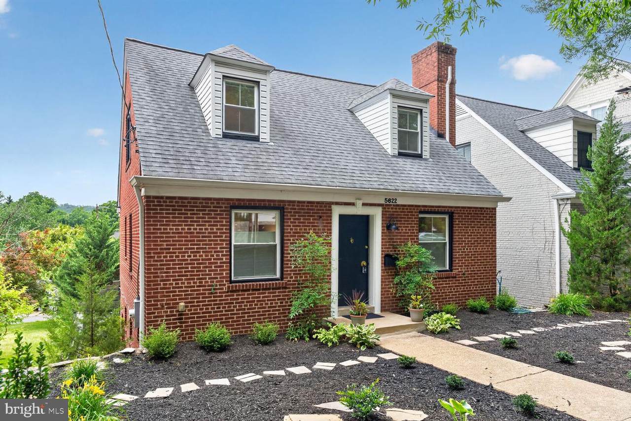 5622 Macarthur Boulevard - Photo 1