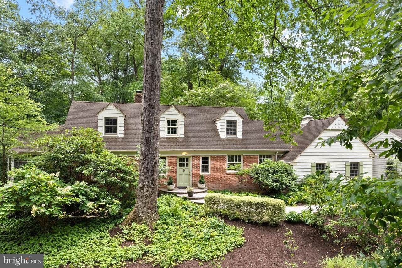 1233 Folkestone Way - Photo 1