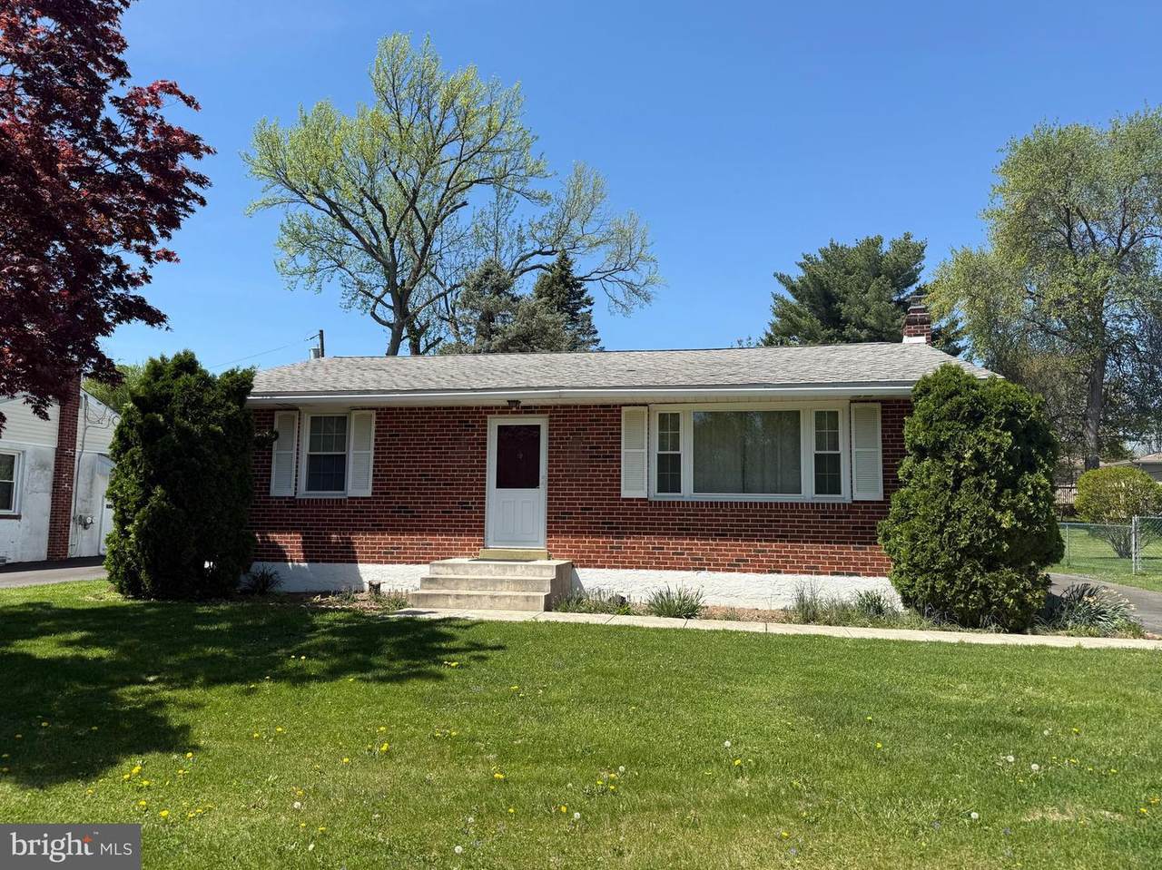 504 Monticello Avenue - Photo 1