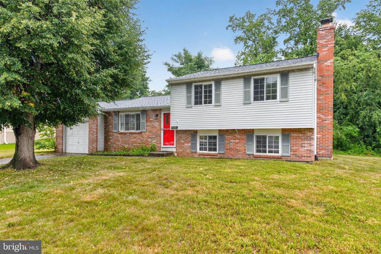 4312 Rolling Stone Way - Photo 1