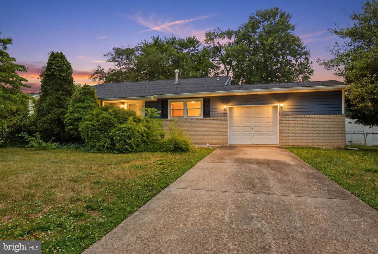 646 Pasadena Drive - Photo 1