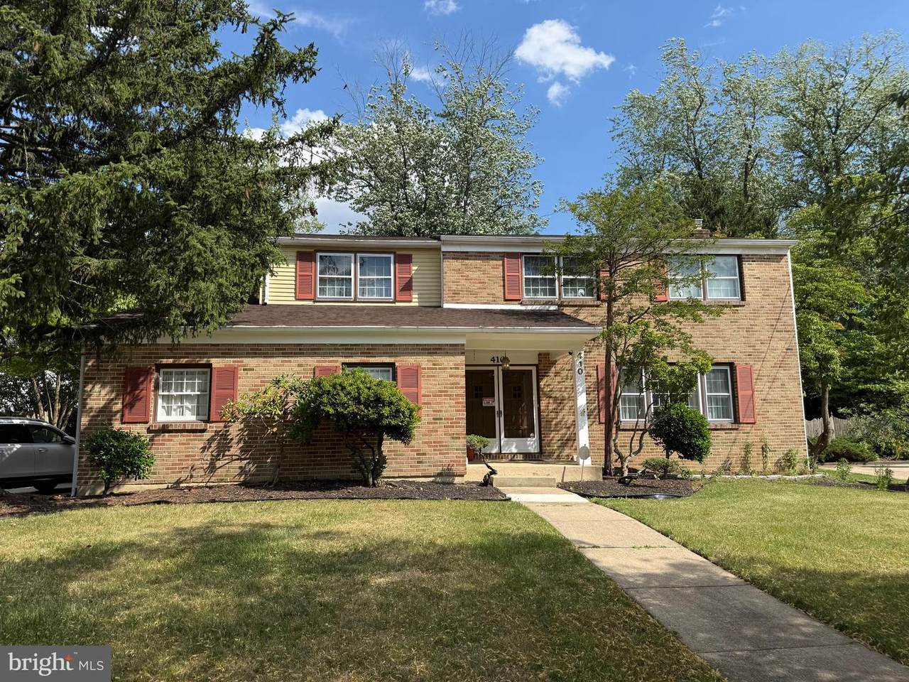 410 Queen Anne Road - Photo 1