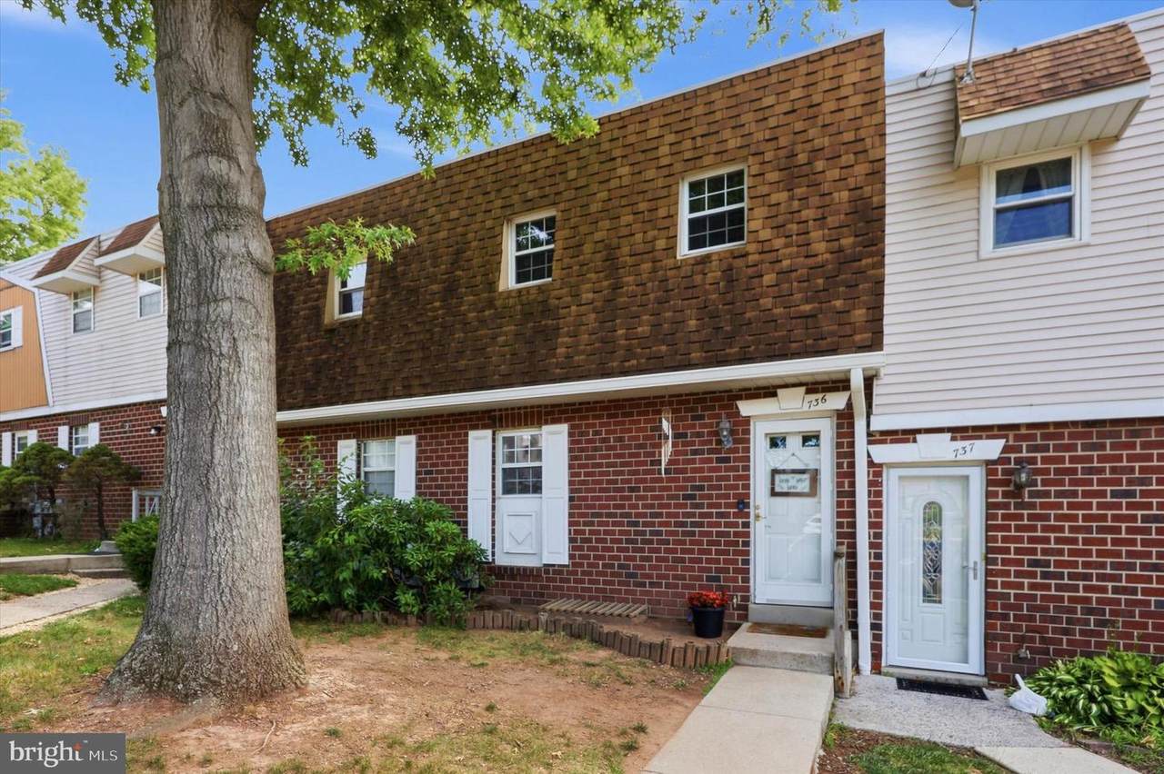 736 Village Lane - Photo 1