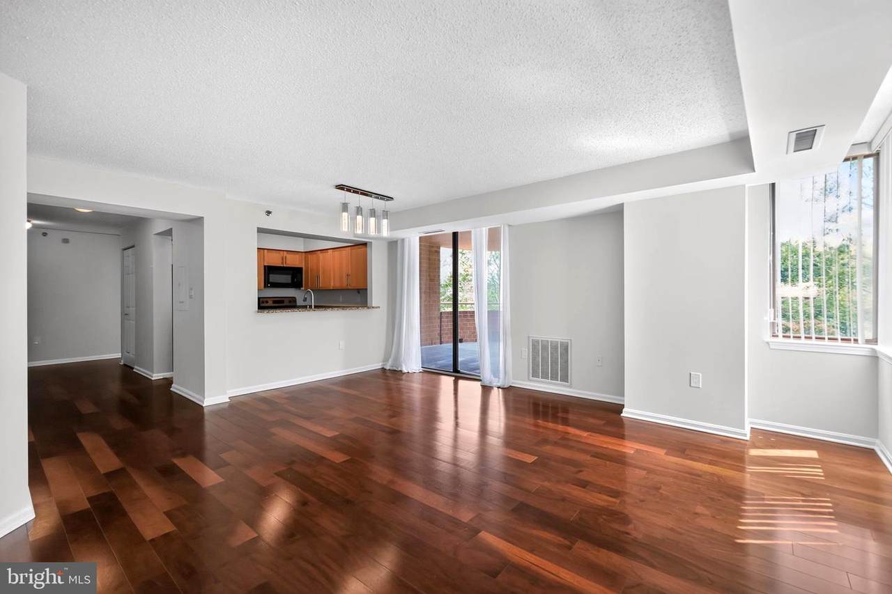 10101 Grosvenor Place - Photo 1