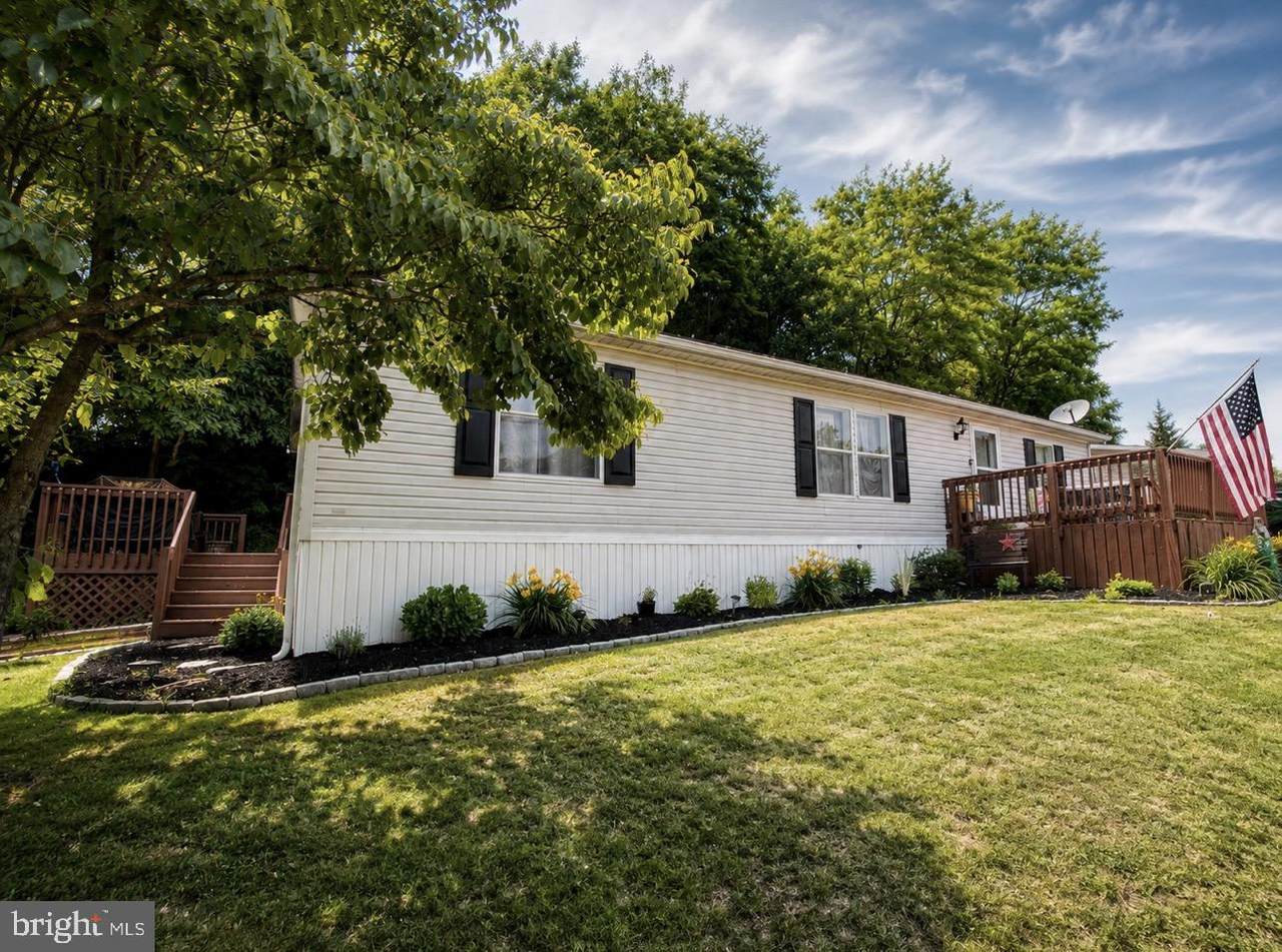 54 Cherokee Drive - Photo 1