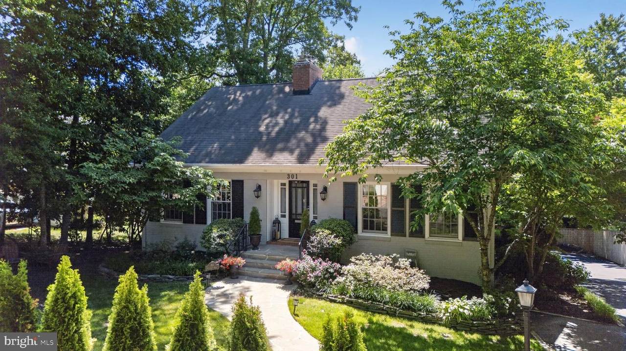 301 Columbia Road - Photo 1