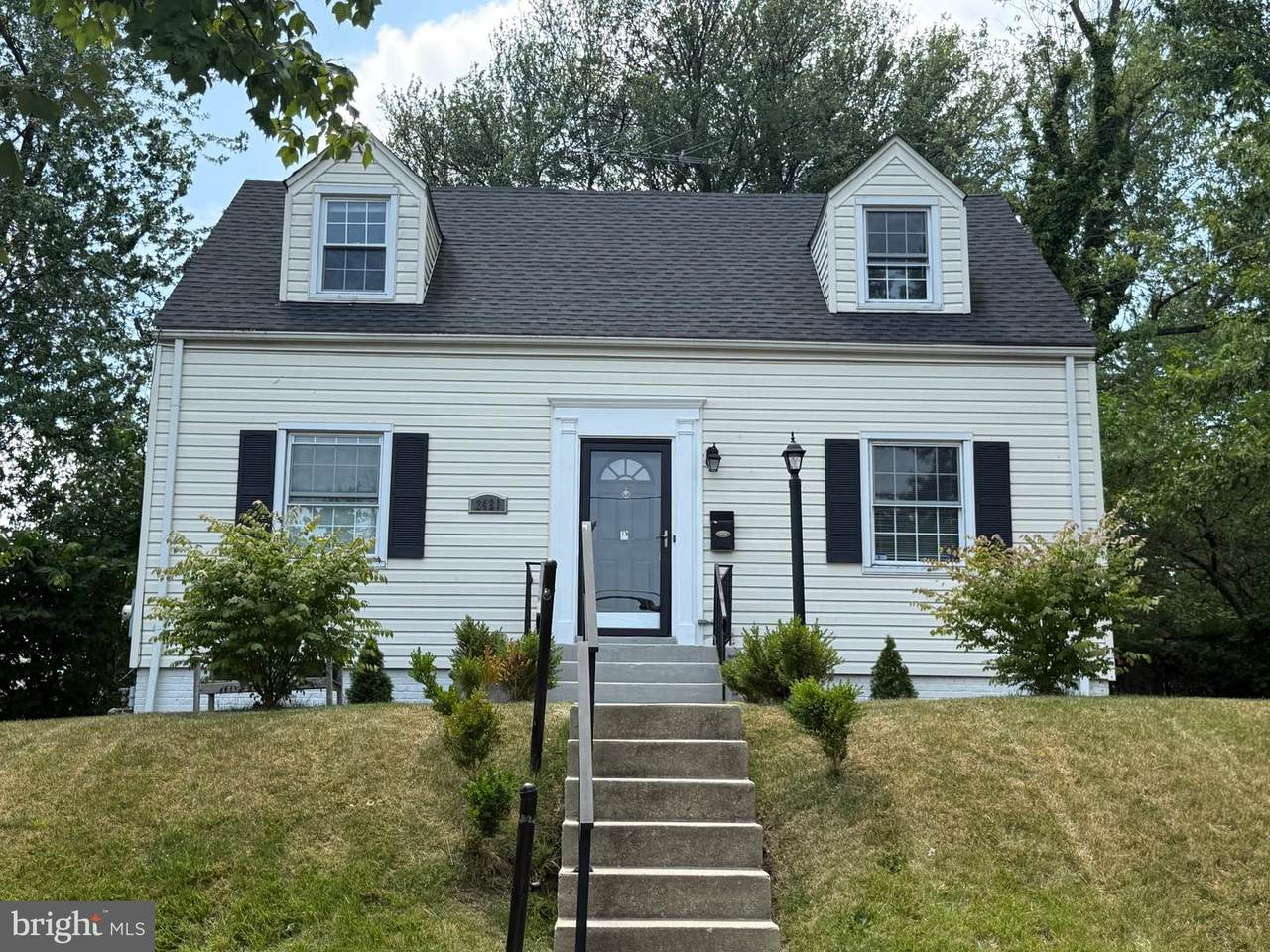 2421 Ramblewood Drive - Photo 1