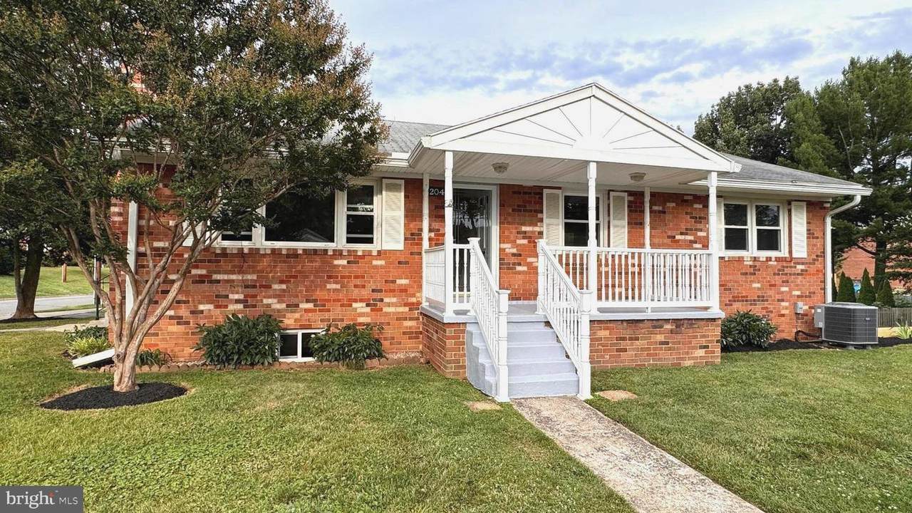 204 Ayr Street - Photo 1
