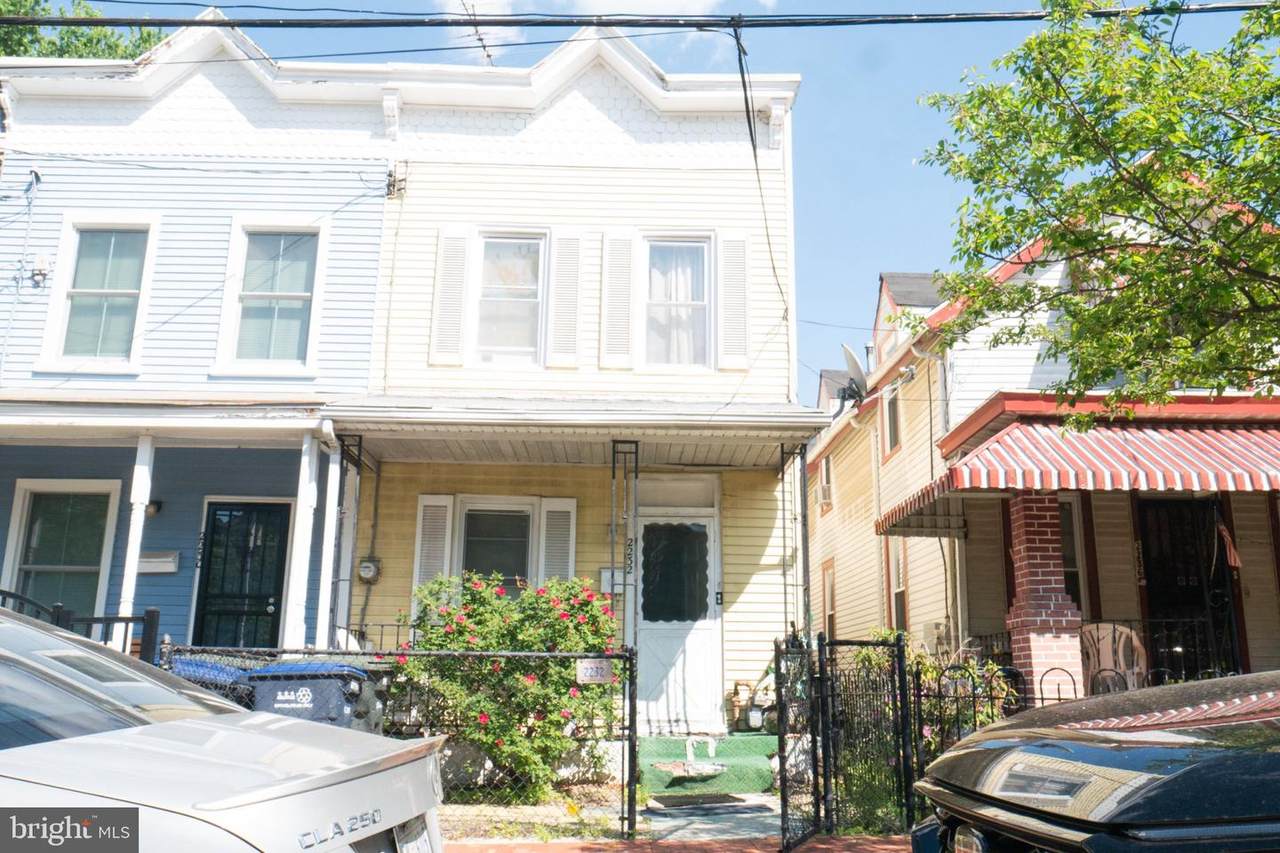 2232 Chester Street - Photo 1