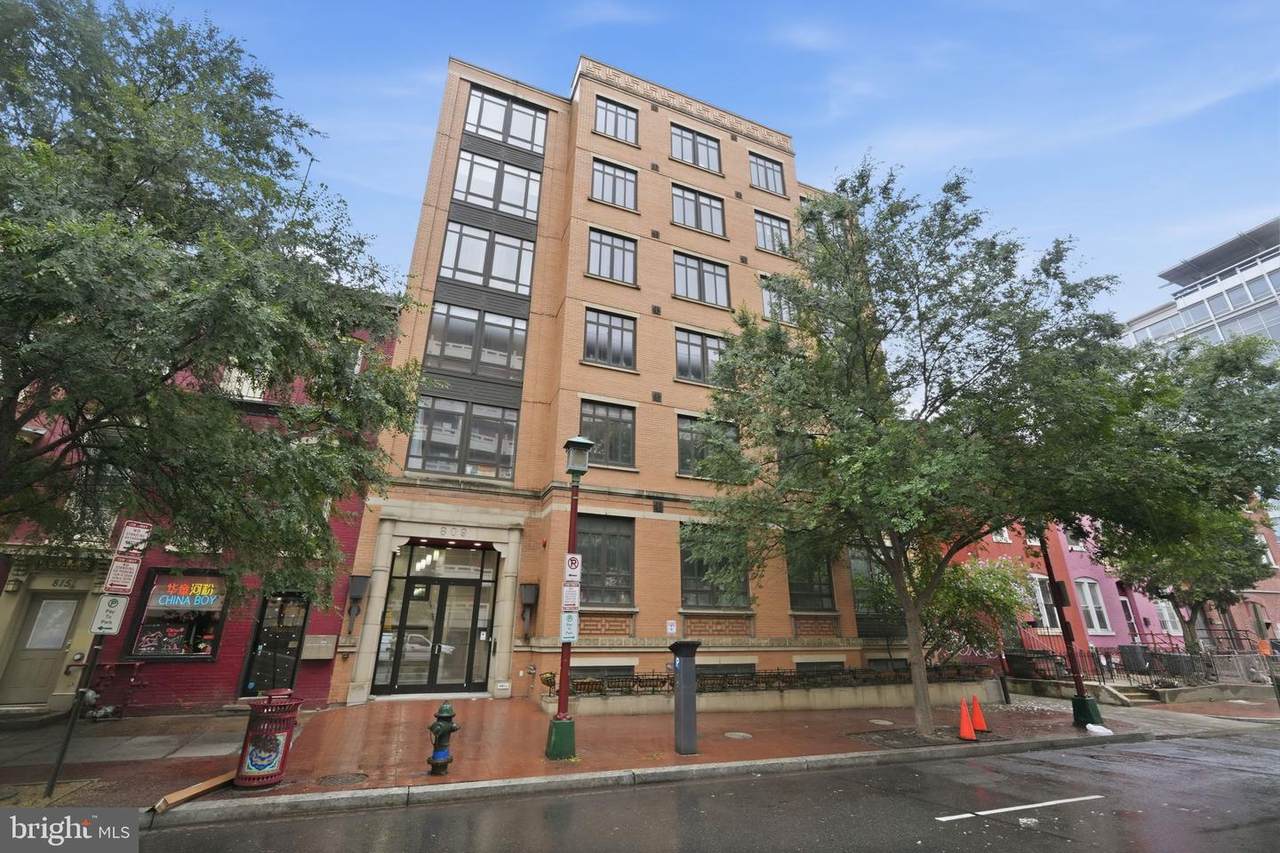 809 6TH Street - Photo 1