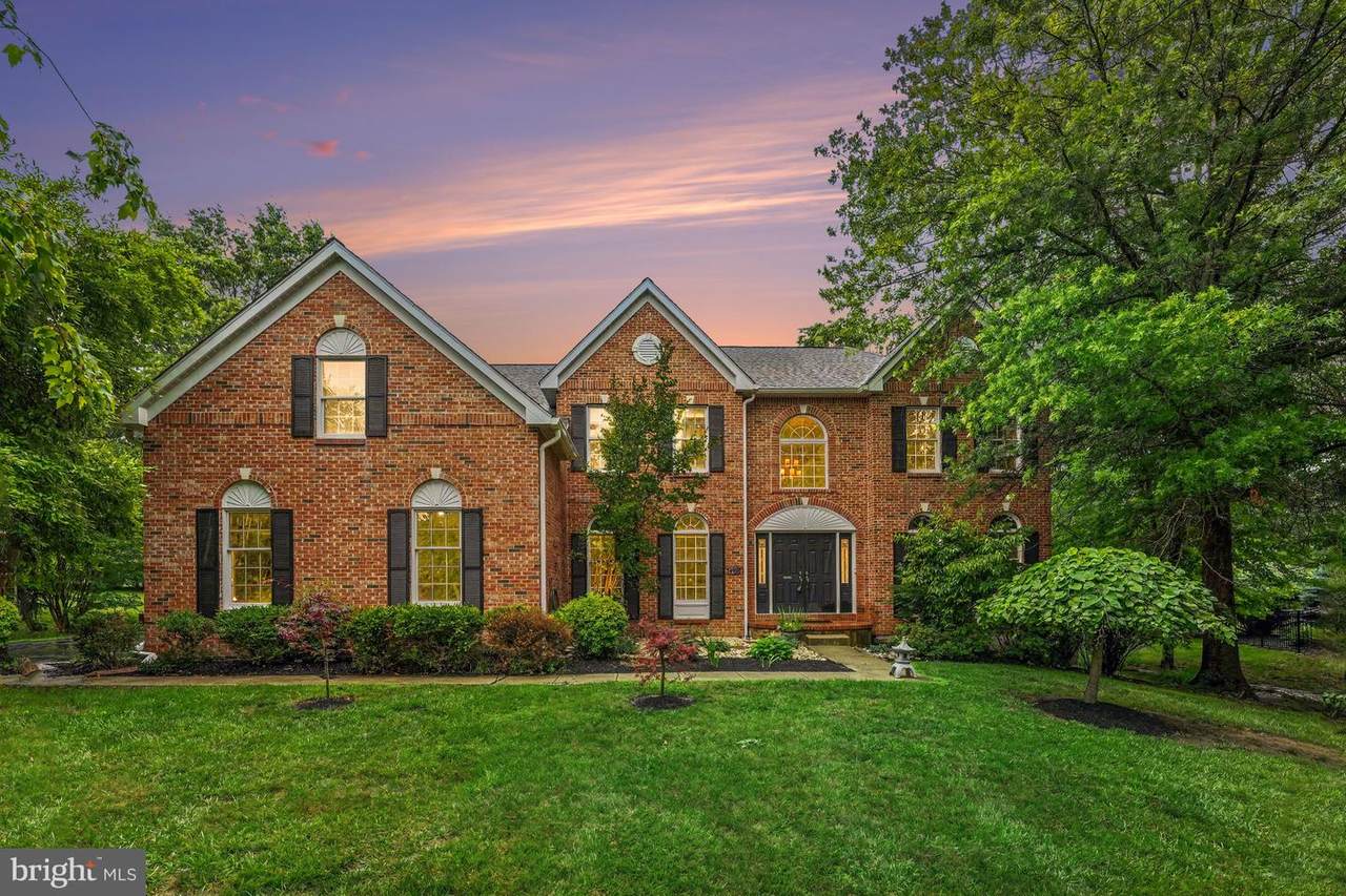 183 Pembrooke Circle - Photo 1