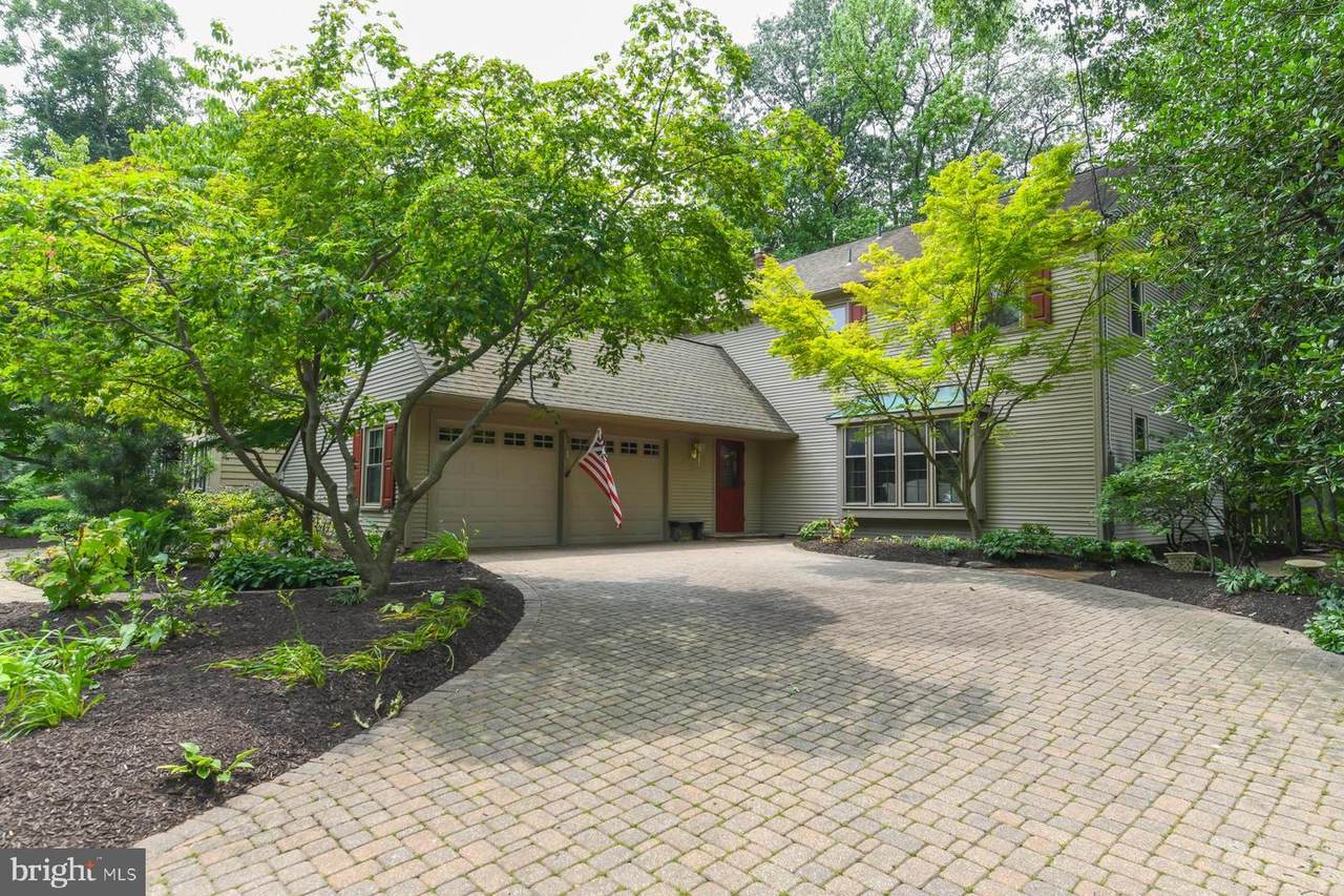 932 Locksley Lane - Photo 1