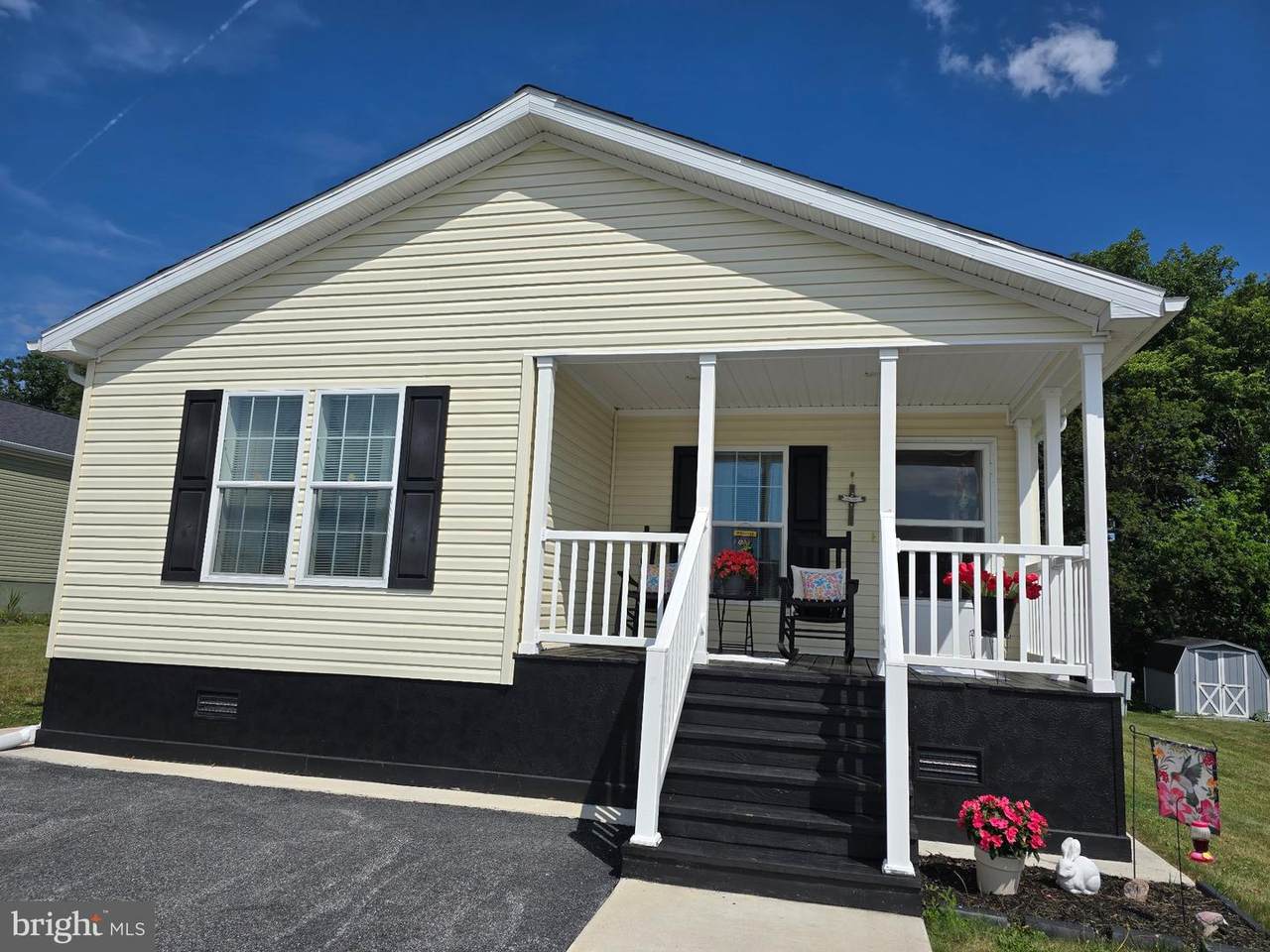 300 Oriole Drive - Photo 1