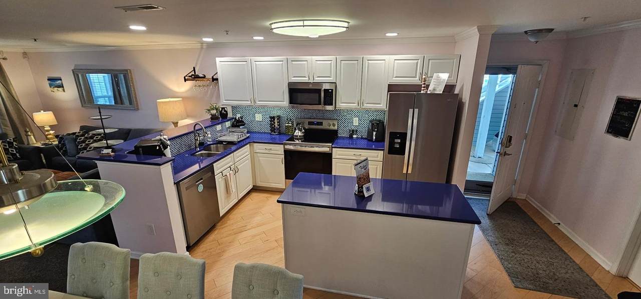 3300 Sanibel Circle - Photo 1