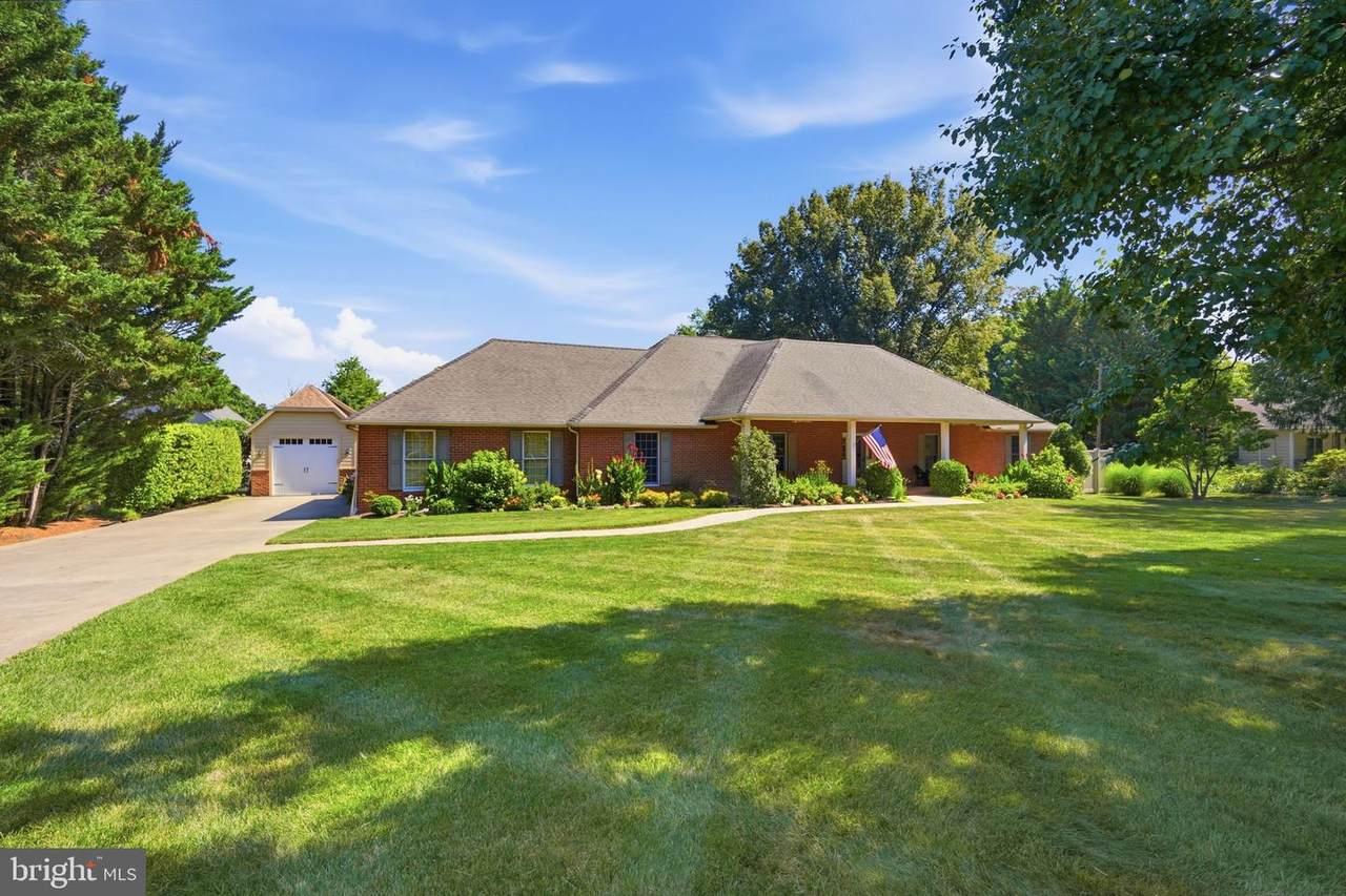 7828 Country Club Lane - Photo 1