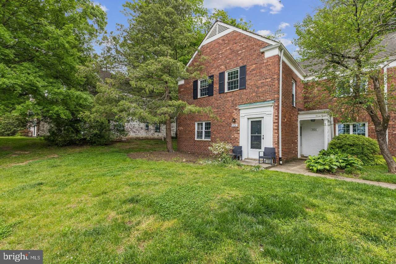 1024 Valley Drive - Photo 1