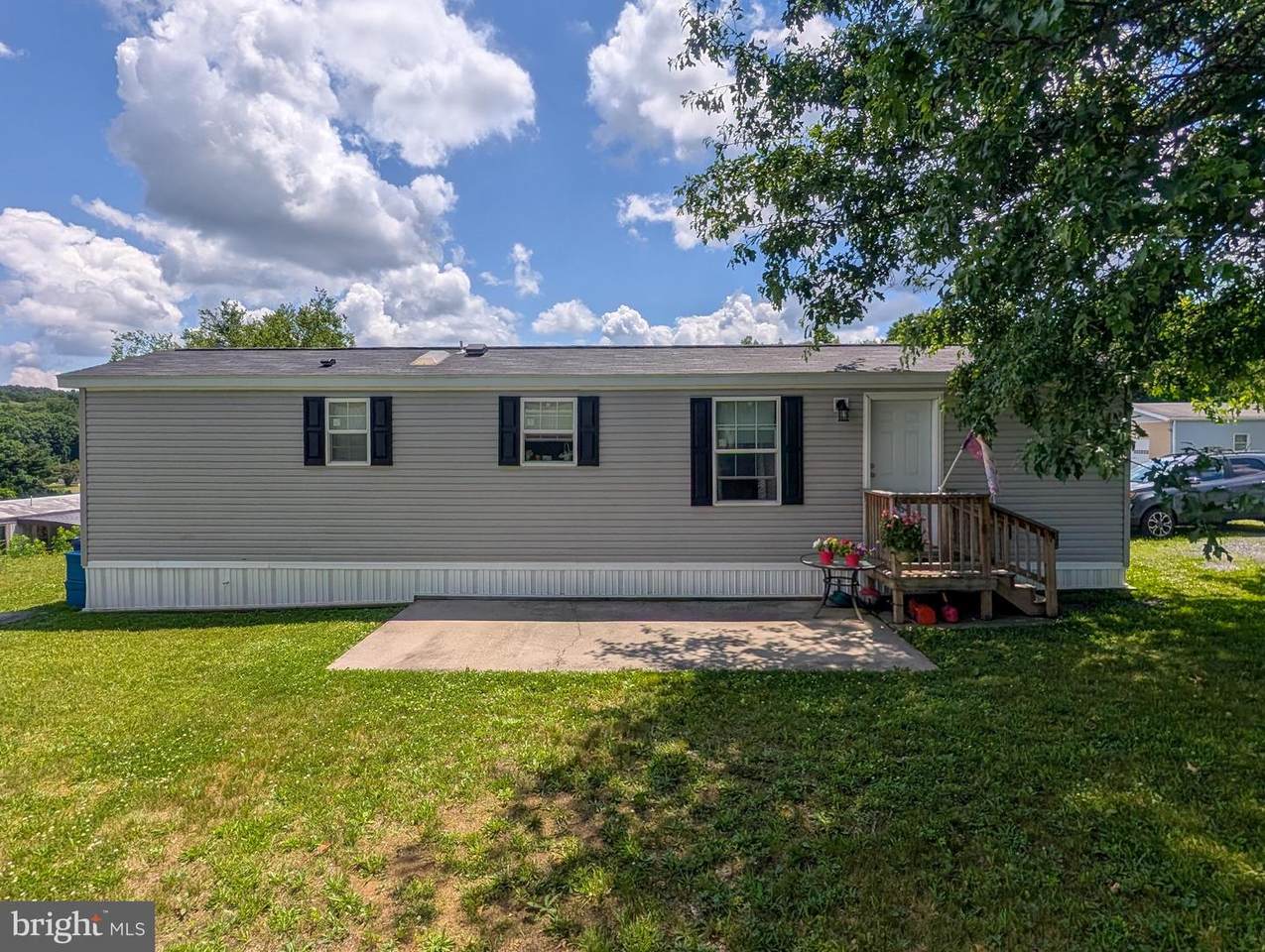 210 Chestnut St - Photo 1
