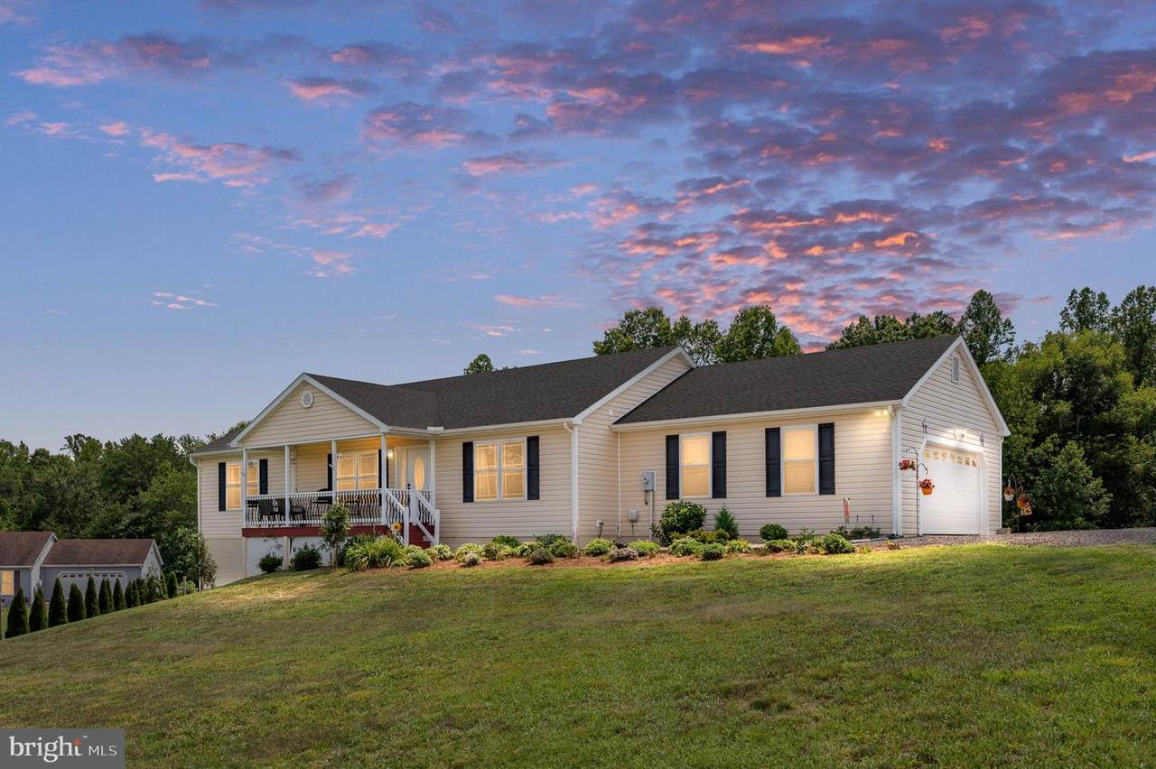 160 Lancaster Court - Photo 1