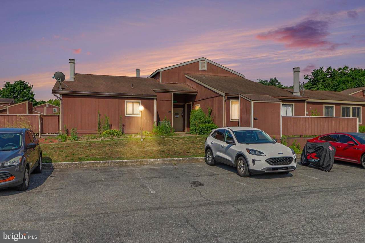 223 Lee Court - Photo 1