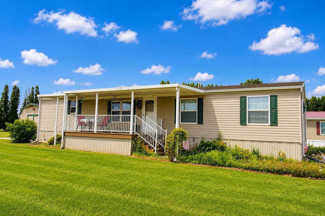 2685 Tamela Avenue - Photo 1