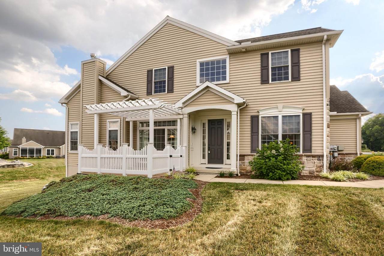 425 Carmella Drive - Photo 1