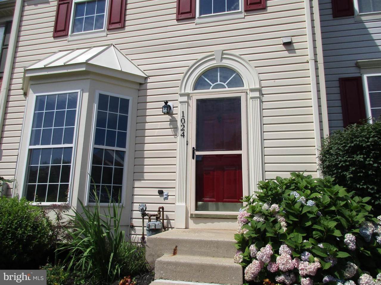 1024 Jeanett Way - Photo 1