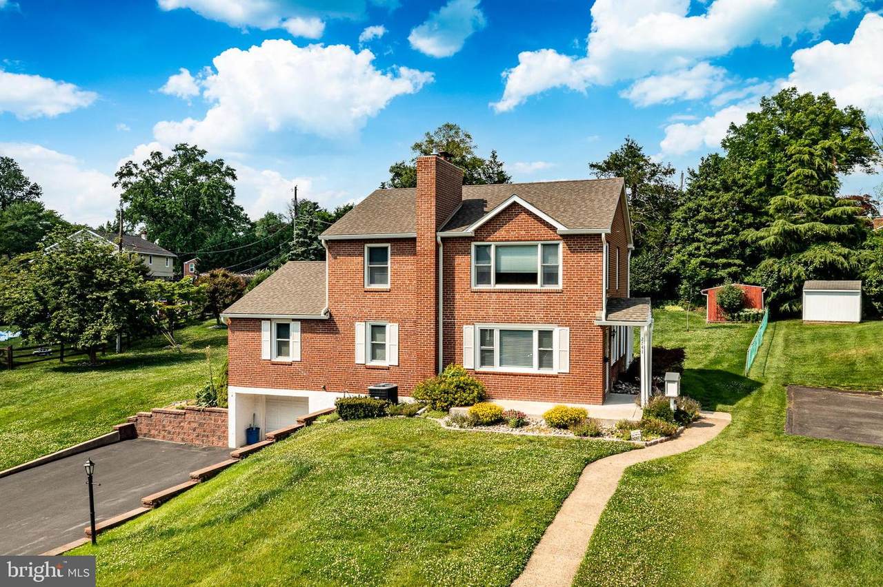 2741 Hillview Road - Photo 1