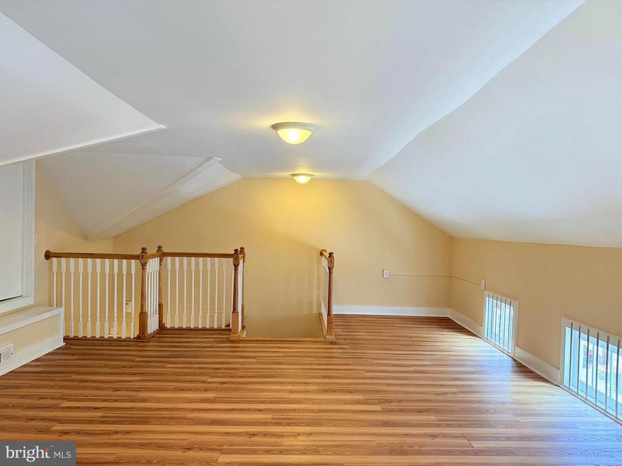 https://bt-photos.global.ssl.fastly.net/brightmls/1280_boomver_1_805098706410-2.jpg