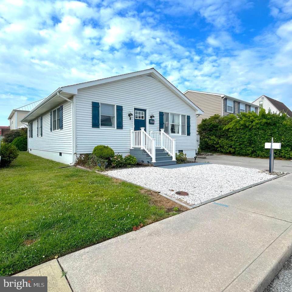 703 141ST Street - Photo 1
