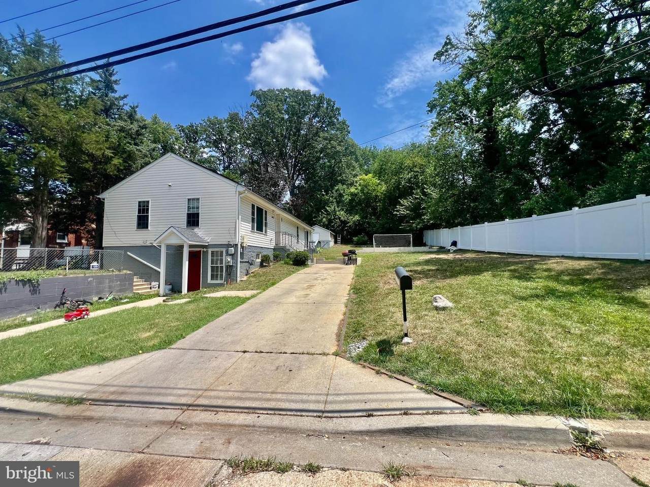 6407 59TH Avenue - Photo 1